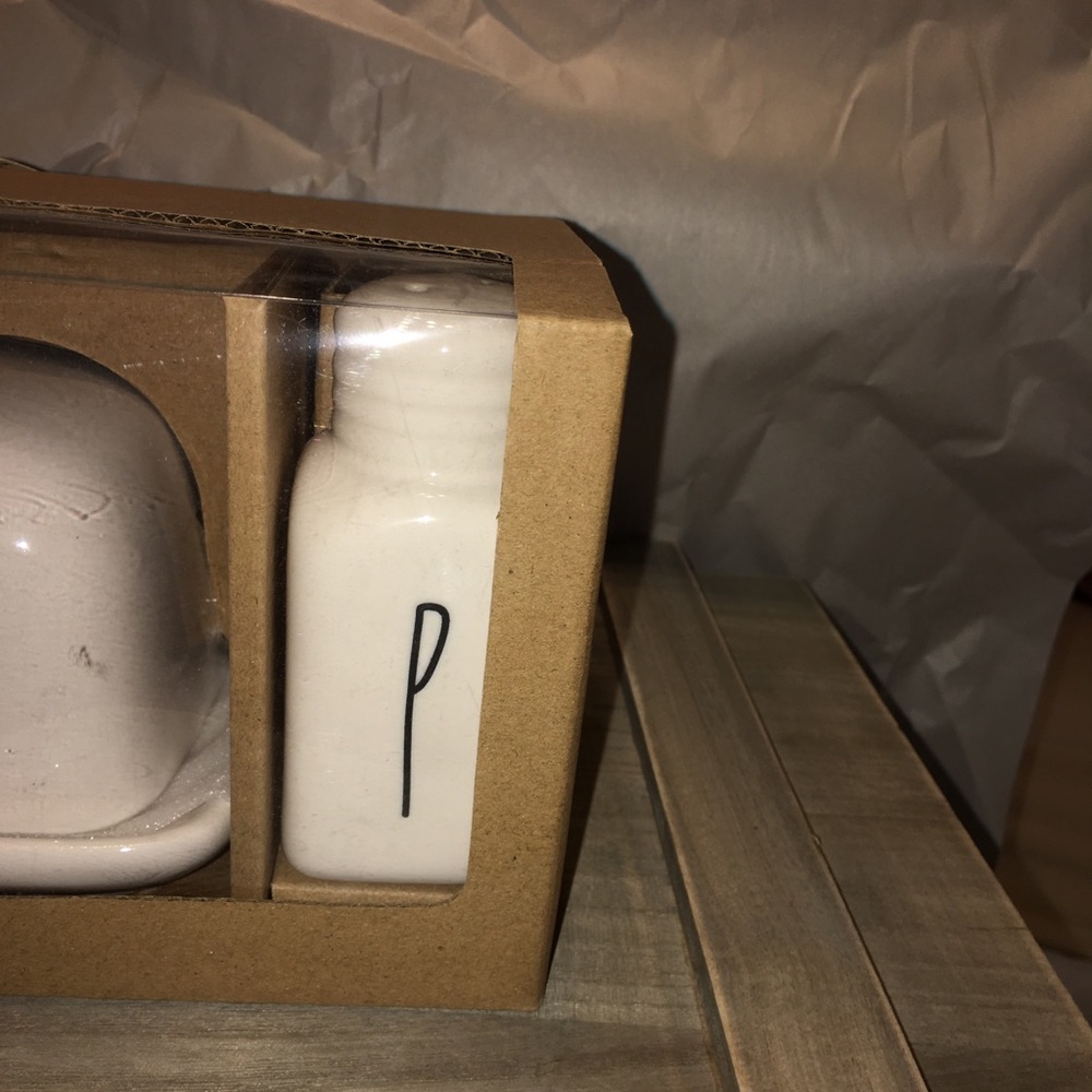 🧈 RAE DUNN Butter Dish w/ Salt & Pepper Set - Picture 6 of 7